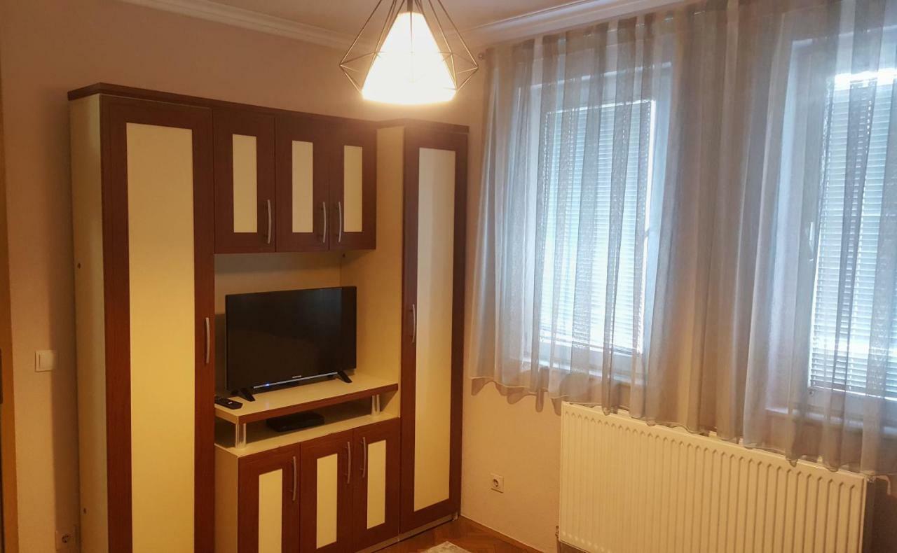 Cozy&Comfy Apartment In The Center Of Prishtina Pristina Exterior foto